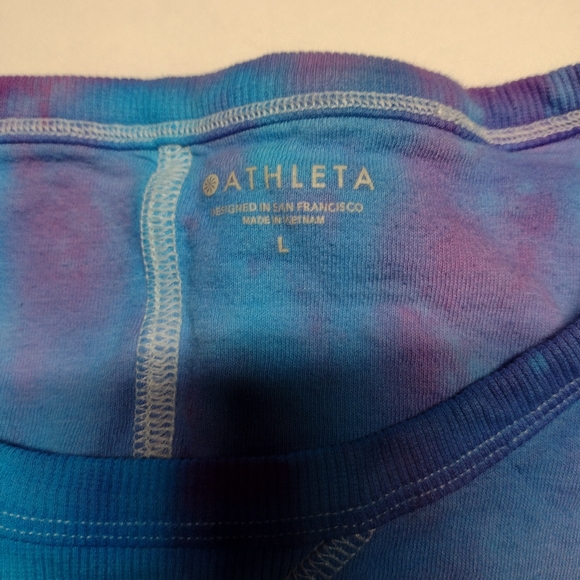 Athleta tie dye short sleeve sweatshirt and Athleta tote - Picture 4 of 7